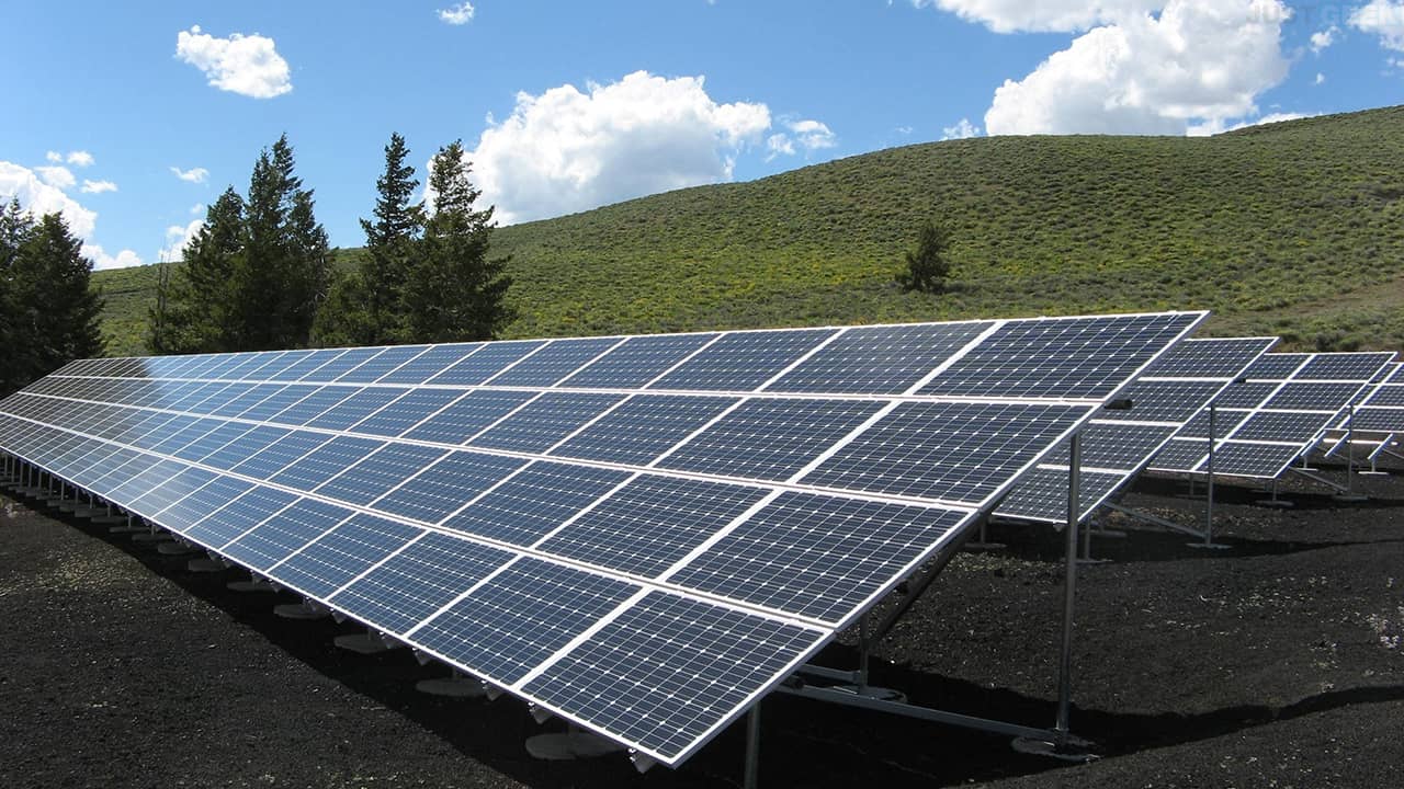 Énergie solaire : panneaux photovoltaïques