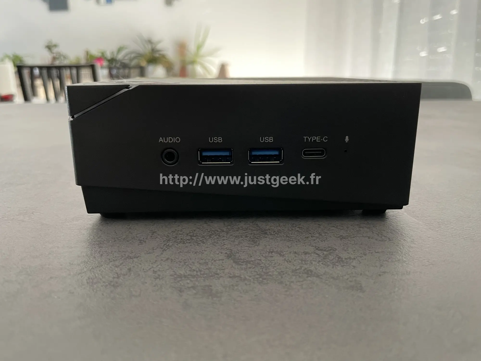 Test NiPoGi AM06 Pro : un mini PC pas cher et performant