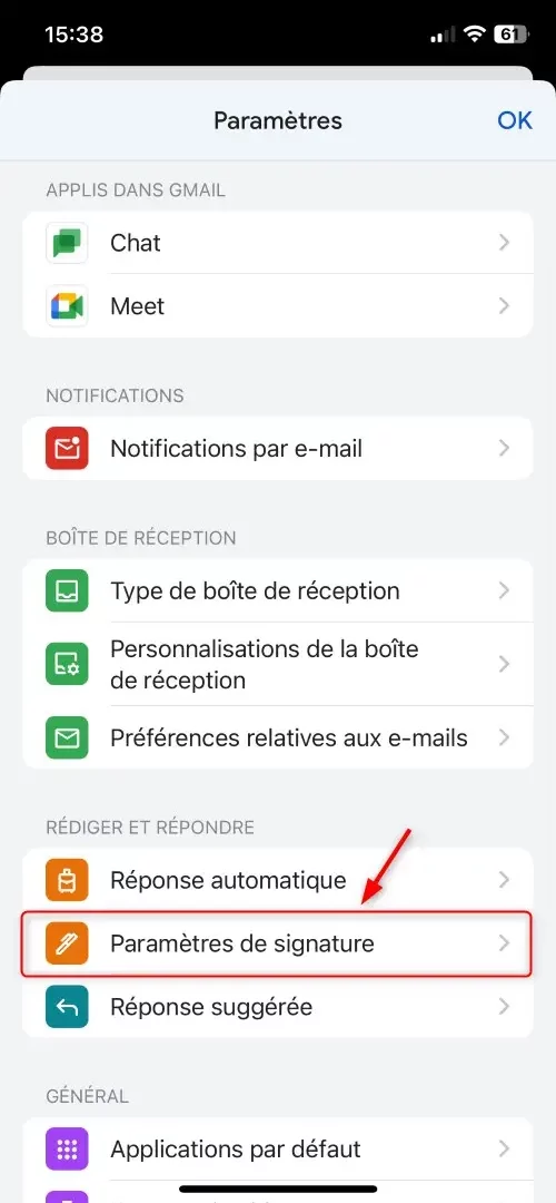 Option Paramètres de signature dans la section Rédiger et répondre de l'application Gmail sur iOS