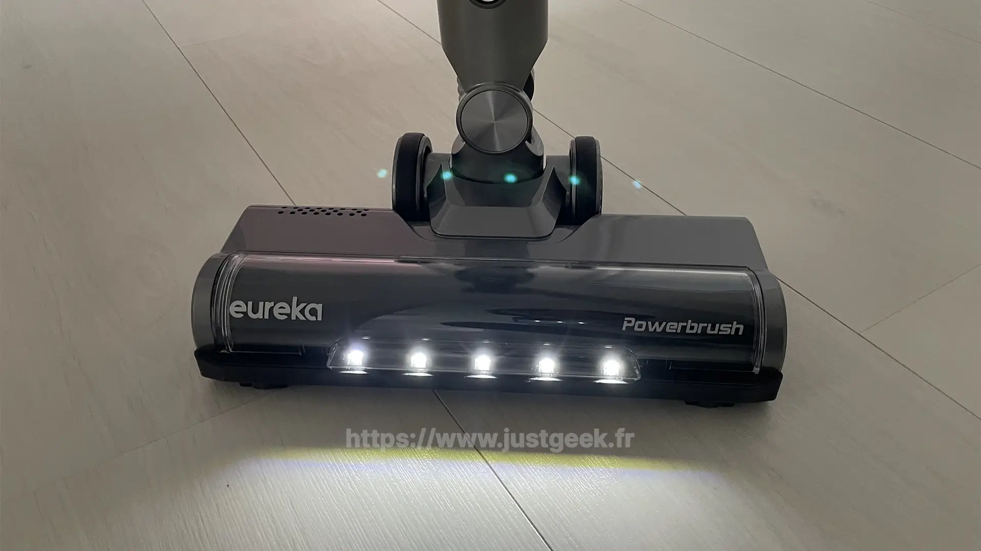 Eureka AK10 Pet : profitez d'un aspirateur balai performant à un prix très  intéressant pendant le Black Friday