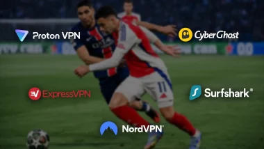 Logos des VPN visés par la décision de justice (Proton VPN, CyberGhost, ExpressVPN, Surfshark, NordVPN) sur fond de match de football