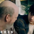 Superman (2025) : Clark Kent (David Corenswet) discute avec son père adoptif dans une scène émotive du film réalisé par James Gunn