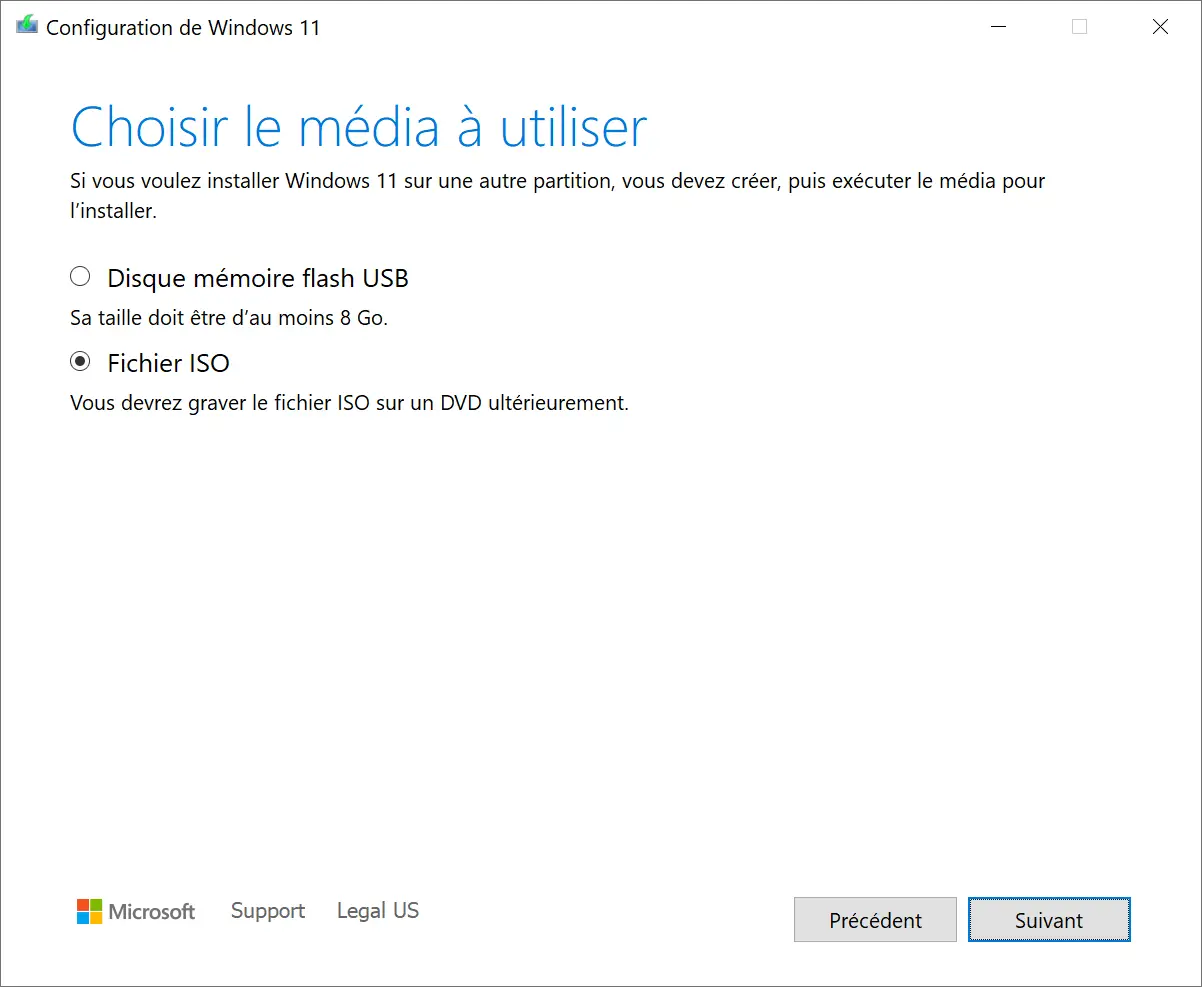 Fenêtre de Media Creation Tool permettant de choisir entre une clé USB ou un fichier ISO pour installer Windows 11