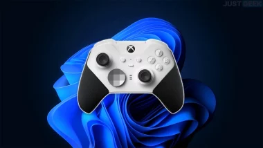 Manette Xbox sur fond de Windows 11 — illustration pour la mise à jour KB5063060 corrigeant les crashs liés à Easy Anti-Cheat