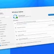 Fenêtre des paramètres de Windows Update indiquant que le système est à jour, avec l'interface de Windows 11 en arrière-plan