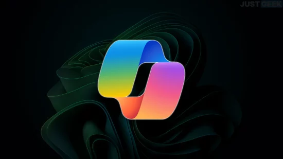Logo coloré de Microsoft Copilot sur fond Windows