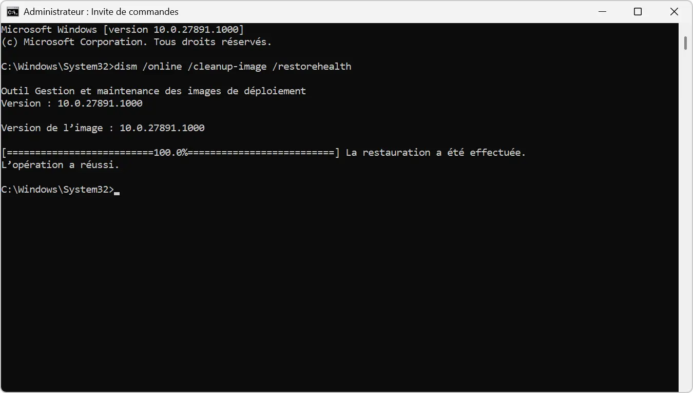 Résultat de la commande DISM /RestoreHealth avec message « L’opération a réussi » sur Windows