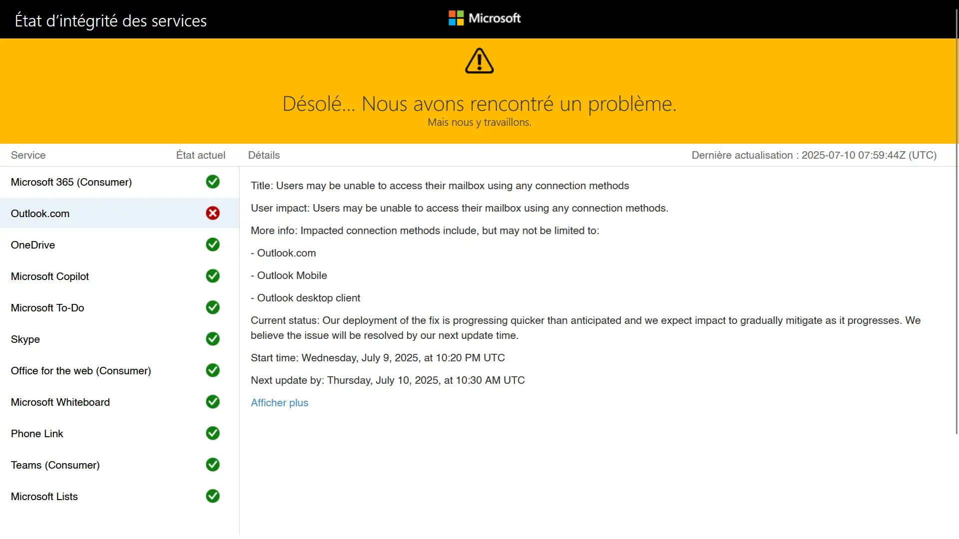 Capture de la page d’état des services Microsoft 365 indiquant une panne en cours sur Outlook.com